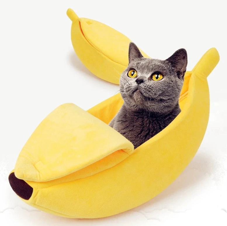 Pet Banana Warm Bed in use